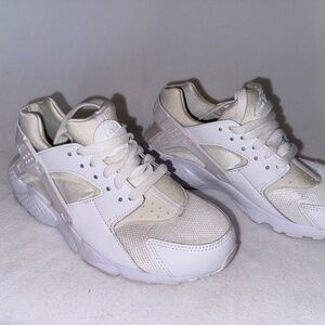 Nike Air Huarache White Kids Sneakers Size 6Y GUC